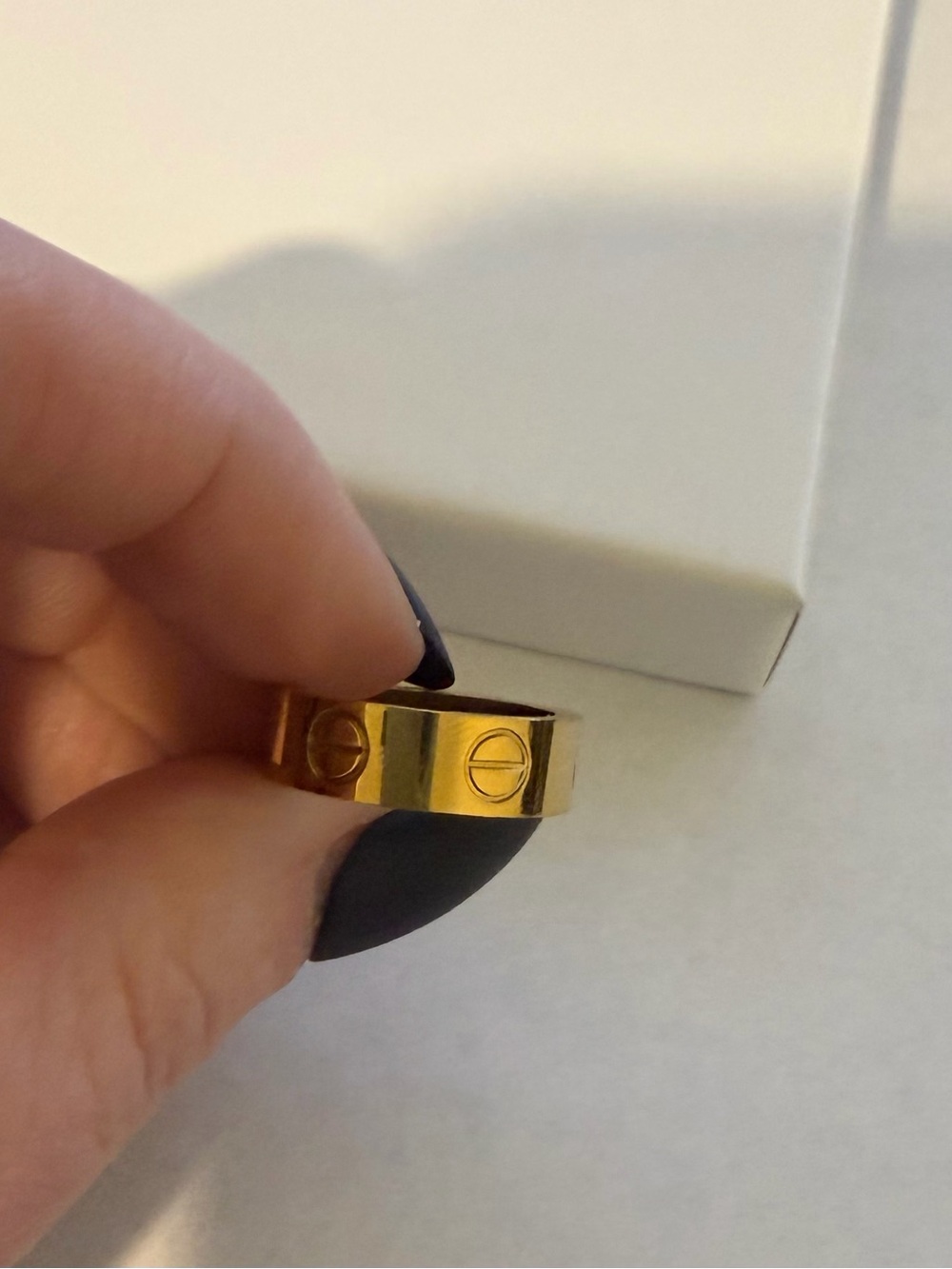 Source Unknown Gold Screw Motif Band Ring